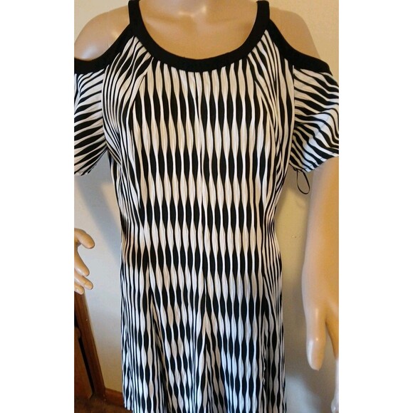 Danny & Nicole Black & White Aztec Cold Shoulder  Fit & Flare Dress Womens 16 - Picture 2 of 16